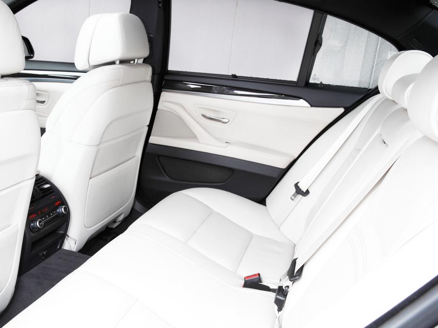  BMW 550i Sedan M Sport Package 2013 года  (AU) (фото 3 из 14)